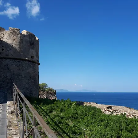 ベッド・アンド・ブレックファスト Al Castello