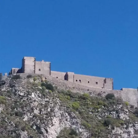 Alojamento de Acomodação e Pequeno-almoço Al Castello