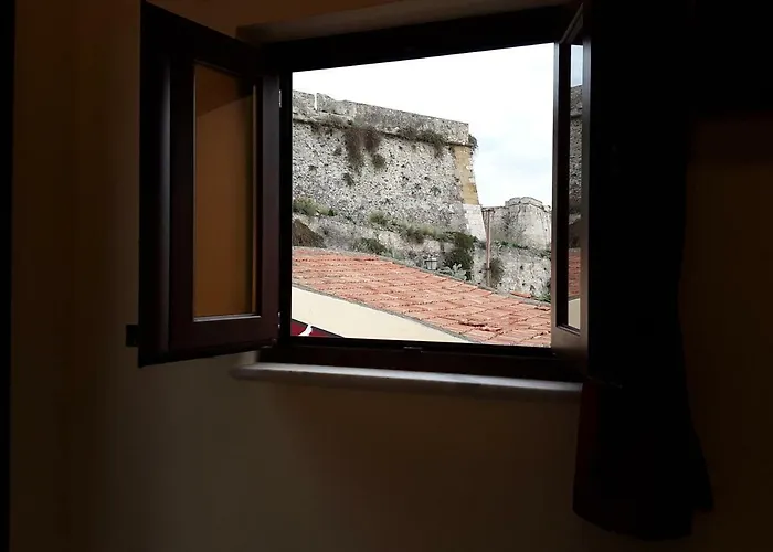 Al Castello 住宿加早餐酒店 4*