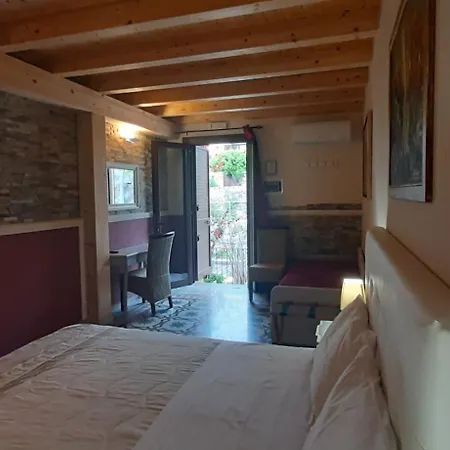 Al Castello Couette-café 3*